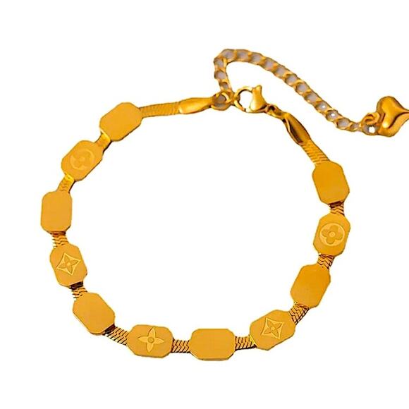 Gold Four Leaf Clover Luxury Bracelet Plate Engraved - Picture 3 of 3